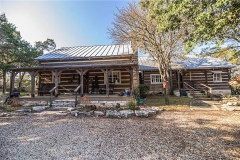 6x12-traditional-home-in-wimberley-tx_01