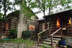 6x12-traditional-home-in-wimberley-tx_04