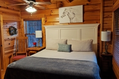 stayed-in-a-little-cubbie-in-sevierville-tn_15